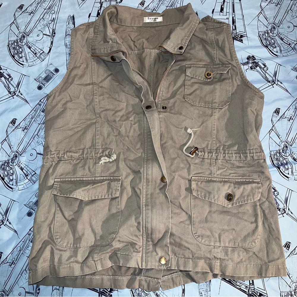 Beyove Women's Utility Vest - Picture 11 of 11